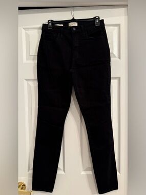 Universal Thread stretch black skinny jeans. Size 8/29 long. High rise